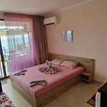 Apartamento и студия в комплекс акротирия Nesebar