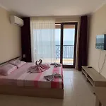 и студия в комплекс акротирия *