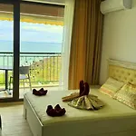 и студия в комплекс акротирия Apartamento Nesebar
