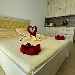 Apartamento и студия в комплекс акротирия *