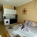 Apartamento и студия в комплекс акротирия