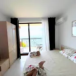 Apartamento и студия в комплекс акротирия *