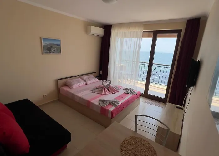 и студия в комплекс акротирия Nesebăr