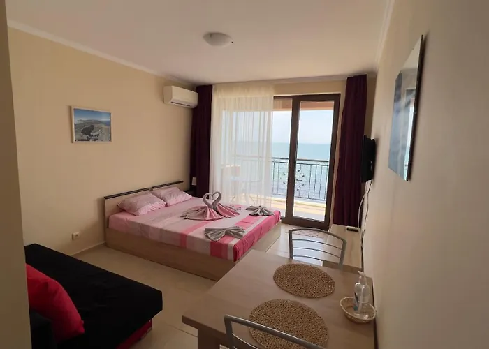 Apartament и студия в комплекс акротирия *