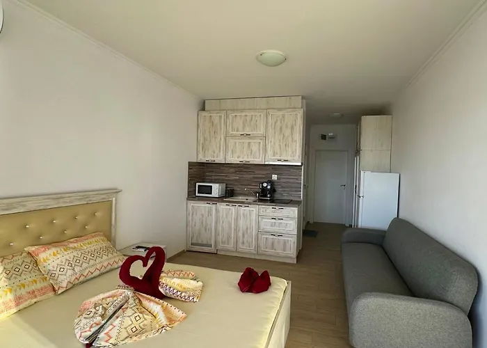 и студия в комплекс акротирия Nesebăr