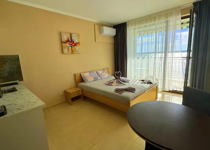 Apartament и студия в комплекс акротирия *