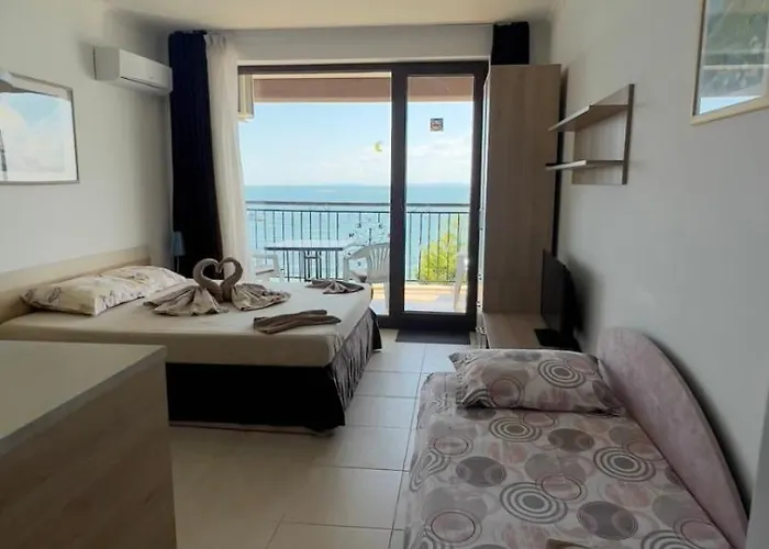 и студия в комплекс акротирия Apartament Nesebăr