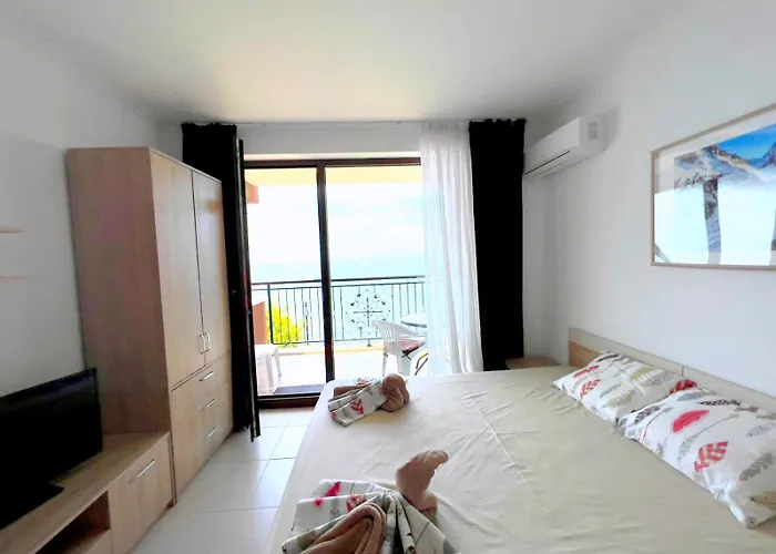 Apartament и студия в комплекс акротирия *