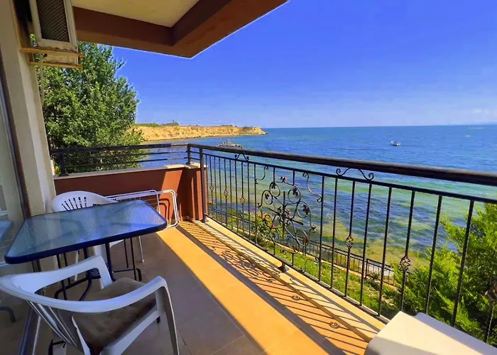 и студия в комплекс акротирия *