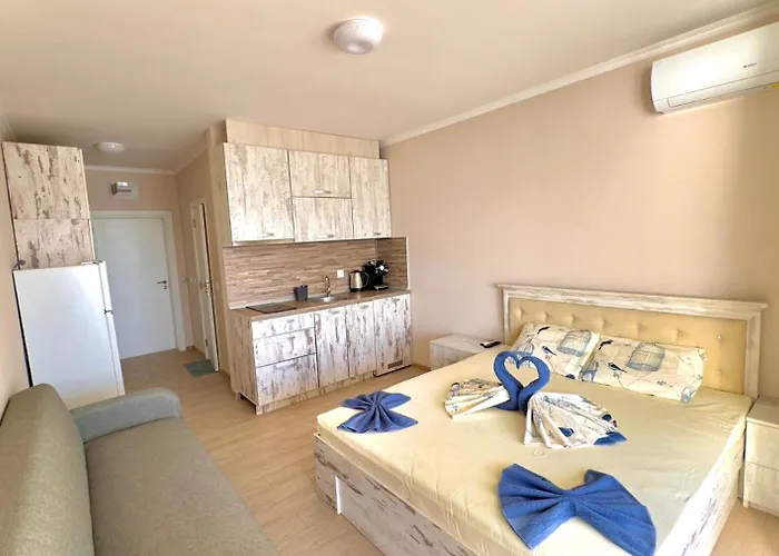 Apartament и студия в комплекс акротирия *