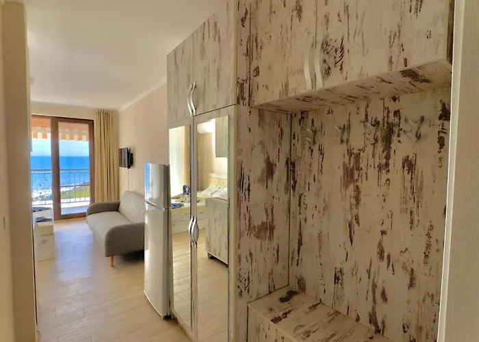 Apartament и студия в комплекс акротирия *