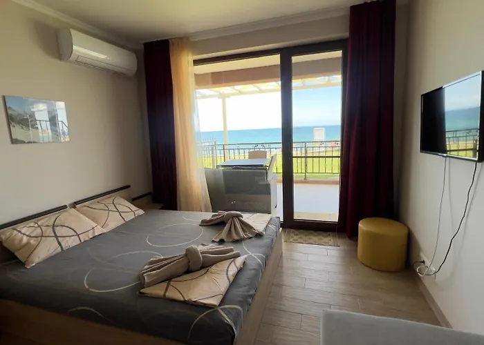 Apartament и студия в комплекс акротирия