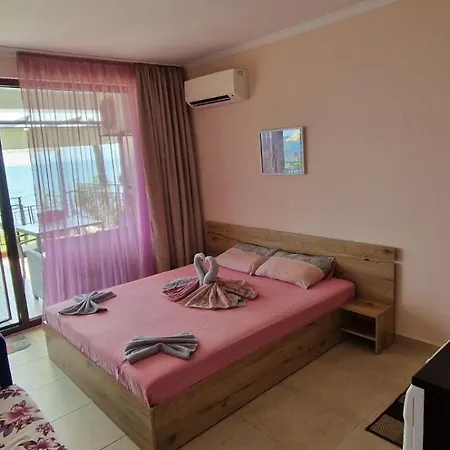 Apartment и студия в комплекс акротирия Nessebar