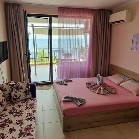 Appartamento и студия в комплекс акротирия Nesebar