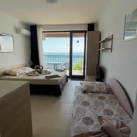 и студия в комплекс акротирия Apartment Nessebar