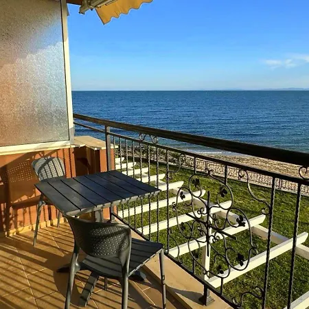 и студия в комплекс акротирия Apartment Nessebar