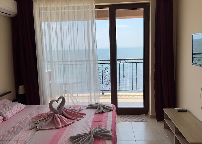 и студия в комплекс акротирия Несебър