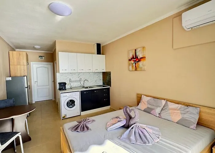 и студия в комплекс акротирия * Несебър