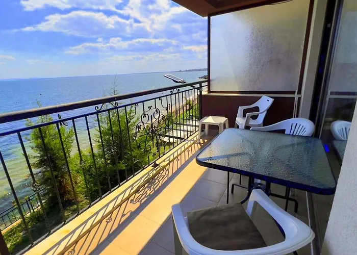 и студия в комплекс акротирия * Несебър