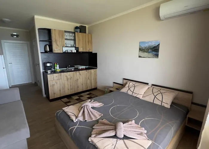 и студия в комплекс акротирия * Несебър